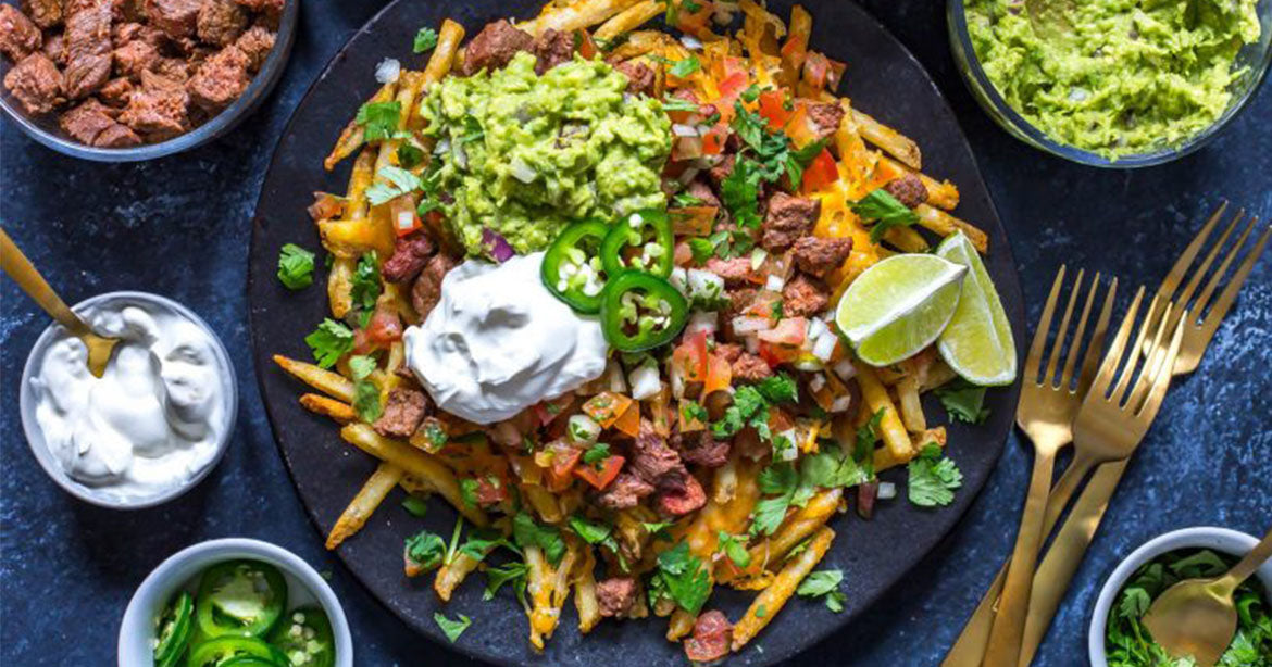 papas fritas con carne asada